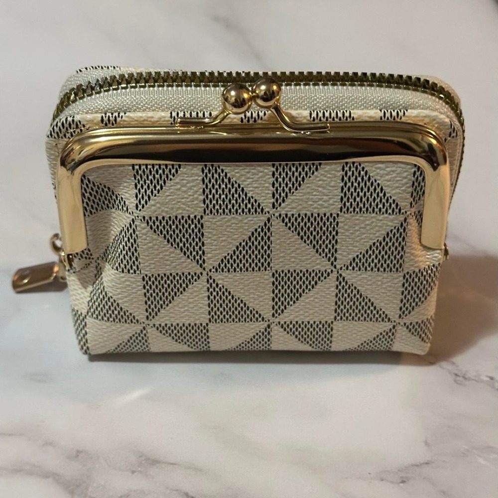 Mini Wallet - Picture 2 of 7